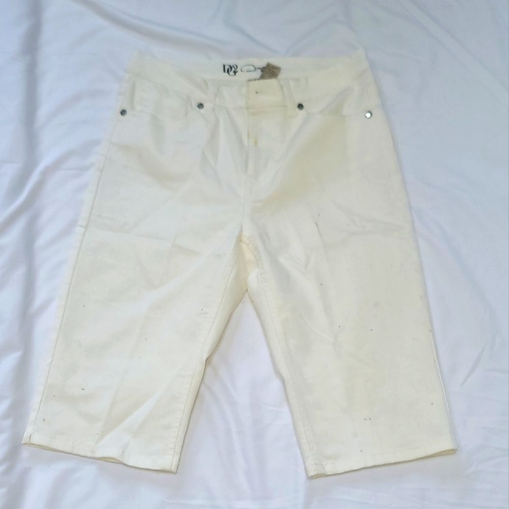NWT, DG2 Women's Capris Jeans Pants